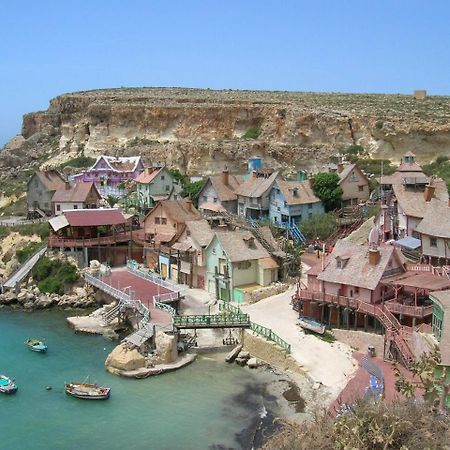 Seafront Apartment With Pool St. Paul's Bay Esterno foto