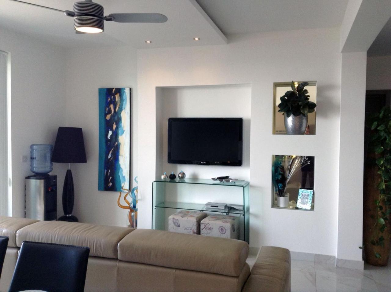 Seafront Apartment With Pool St. Paul's Bay Esterno foto