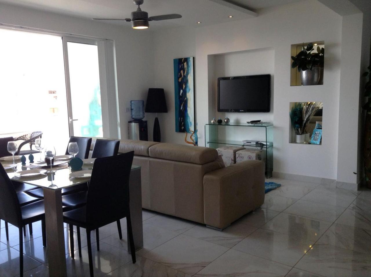 Seafront Apartment With Pool St. Paul's Bay Esterno foto