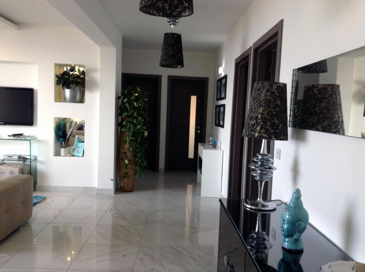 Seafront Apartment With Pool St. Paul's Bay Esterno foto