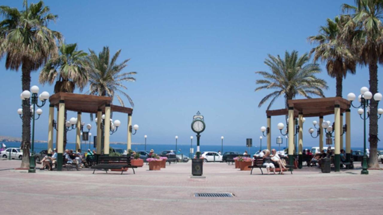 Seafront Apartment With Pool St. Paul's Bay Esterno foto