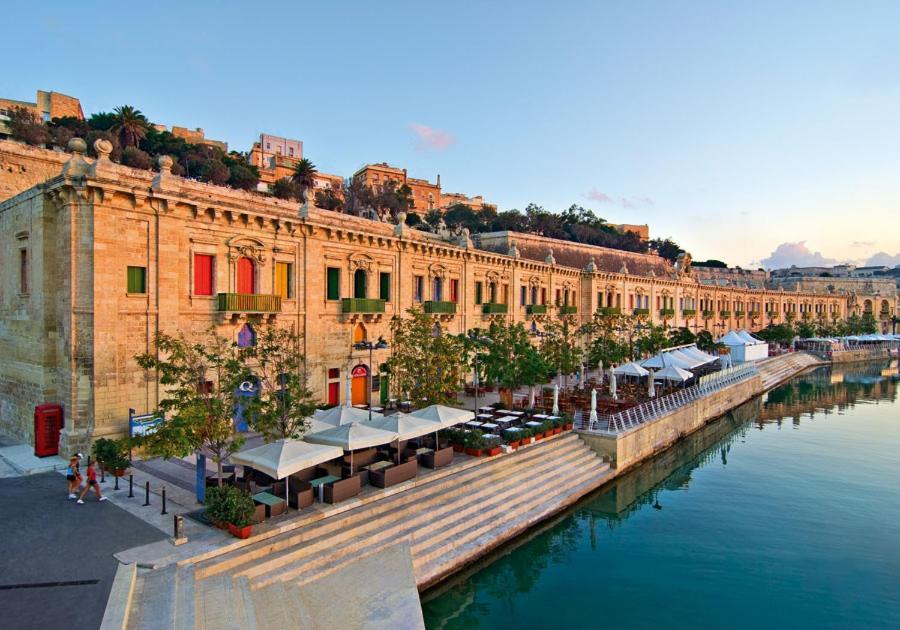 Seafront Apartment With Pool St. Paul's Bay Esterno foto